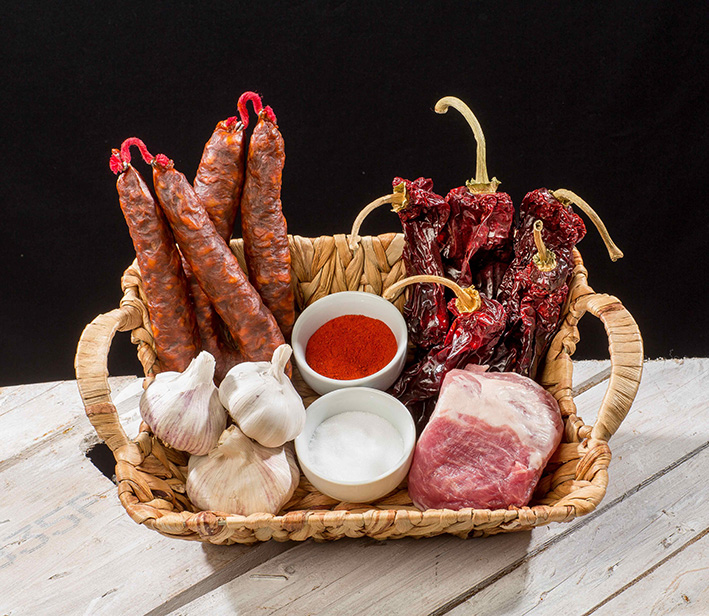 IGP CHORIZO RIOJANO. ELABORADO CON INGREDIENTES 100% NATURALES